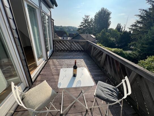 Beautiful house with sunny roof terrace on the outskirts of Cologne. Excellent connections to Cologne city centre & tra…