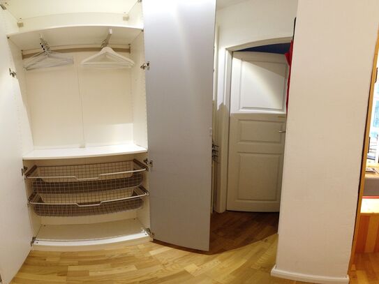 Nice, neat suite in Prenzlauer Berg with shared kitchen