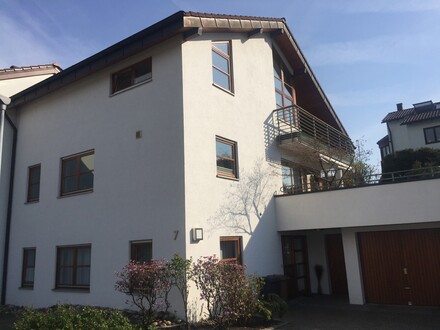 Modern möbliertes Apartment in ruhiger Anliegerstraße (Esslingen am Neckar) | Modern furnished apartment in silent area…