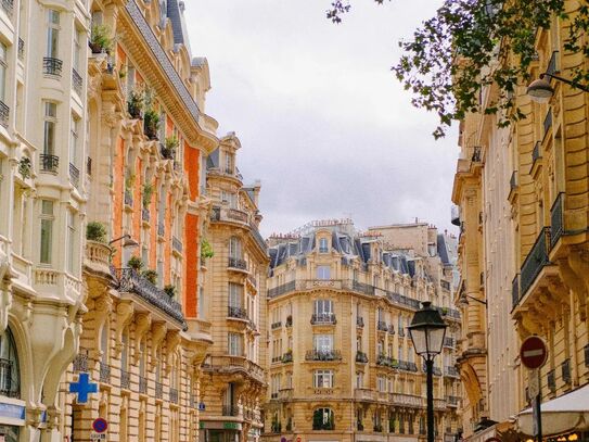 Gentle Parisian Haven: Charm and Serenity in the Heart of the 10th