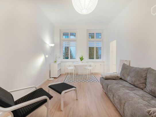 Single-Apartment in Uni- und Grunewaldnähe, top saniert, voll möbliert, hochwertig und modern eingerichtet. Provisionsf…