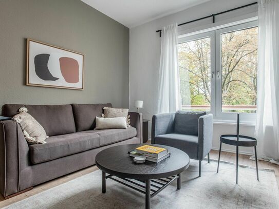 Super schöne 3 Zimmer Wohnung in toller Lage in Charlottenburg. Hochwertige Möbel und Austattung