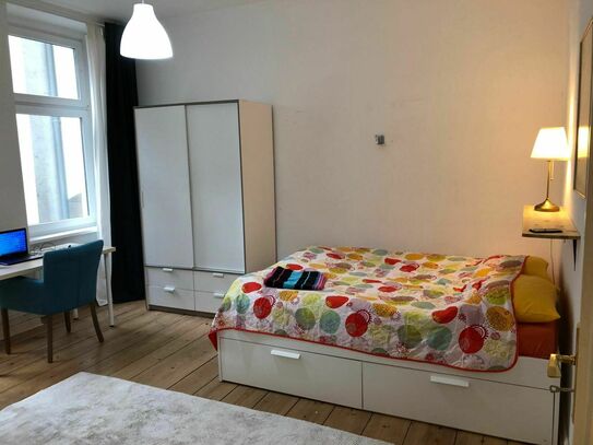 Sehr schöne Lage! Gemütliche 1-Zimmer-Wohnung mit Anmeldung (Prenzlauer Berg)