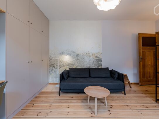 Fantastic & charming home with balcony in Friedrichshain