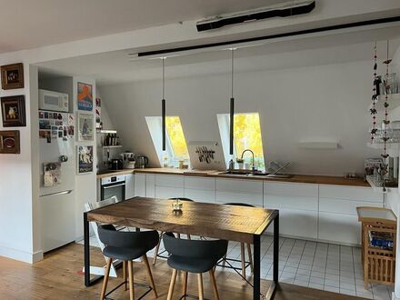 Dachgeschosswohnung mit Terrasse und Tiefgarage neben dem Kanal | Rooftop with terrace and 2 bedrooms next to the canal