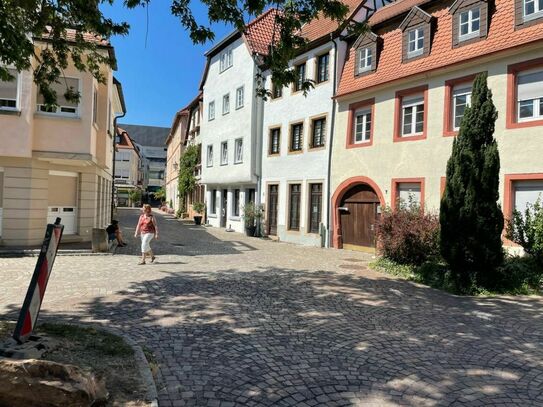 Renovierter Altbau in der Neustadter Innenstadt