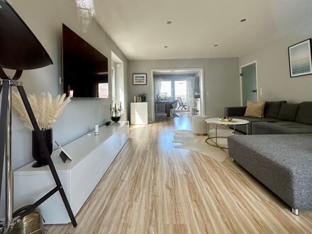 Hochwertige 4,5 Zimmer Wohnung mit toller Aussicht, 45m² Terrasse und Garage | High quality 4,5 room apartment with gre…