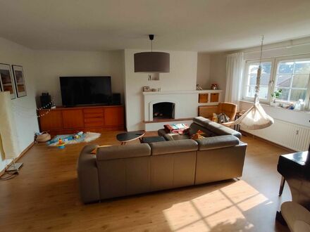 Familienfreundliches Maisonette Apartment in Neu-Isenburg, nahe Frankfurt | Family friendly maisonette apartment in Neu…