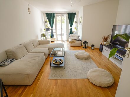 3-Zimmer Wohnung mit großer Dachterasse / WG geeignet | Spacious suite in nice area