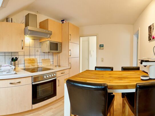 Beautiful top floor apartment in a very good residential area near Phönixsee