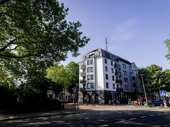 Stylish furnished apartment with stunning view of the Rhine Tower – in the heart of Düsseldorf’s Media Harbour