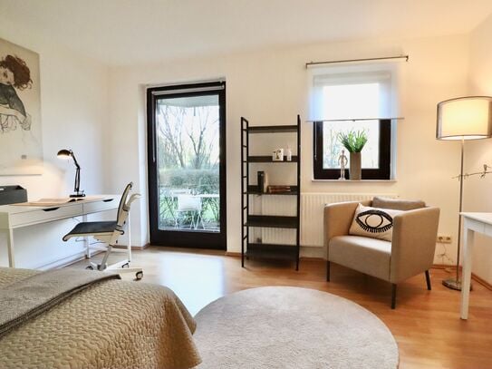 Fashionable, bright studio with terace in Düsseldorf