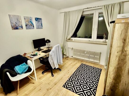 Zwei-Zimmer-Wohnung mit Balkon in Neukoelln/Buckow