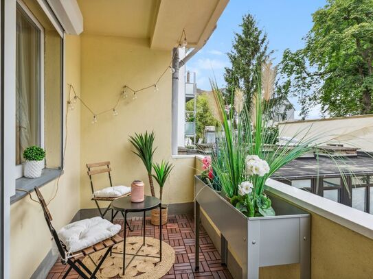 LEVEL22 | Charming, Balcony, Central Location Near Train Station, Leverkusen - Amsterdam Apartments for Rent