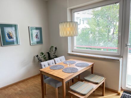 Fantastische 2 Zimmerwohnung in einer der begehrtesten Nachbarschaften in Schöneberg. Restaurants, Einkaufen, U-Bahn &…