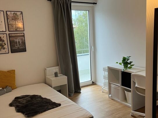 Quiet located, newly designed flat share in Steglitz