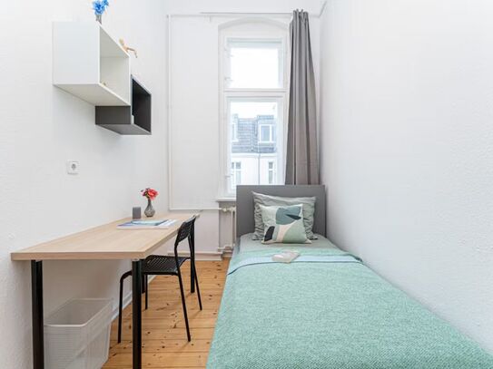 Schönes gemütliches Zimmer in der Uhlandstraße in Berlin