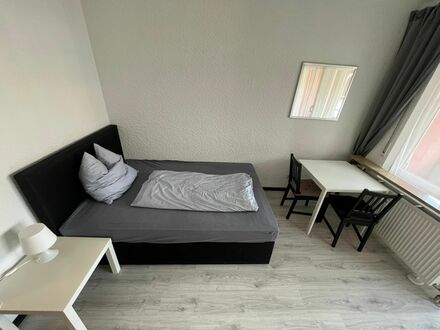 Neu renoviertes 1-Zimmer-Apt mit Balkon in Karlsruhe-Waldstadt
