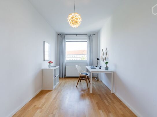 Sun-drenched attic apartment near Ku´damm with balcony, Berlin - Amsterdam Apartments for Rent