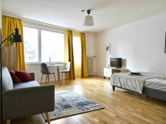 Modernes & helles 1 Zimmer Apartment mit Balkon in Berlin Charlottenburg Westend