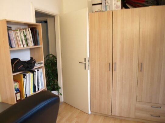 3 Room Appartment near Metro and Fair Ground, Hannover - Amsterdam Apartments for Rent