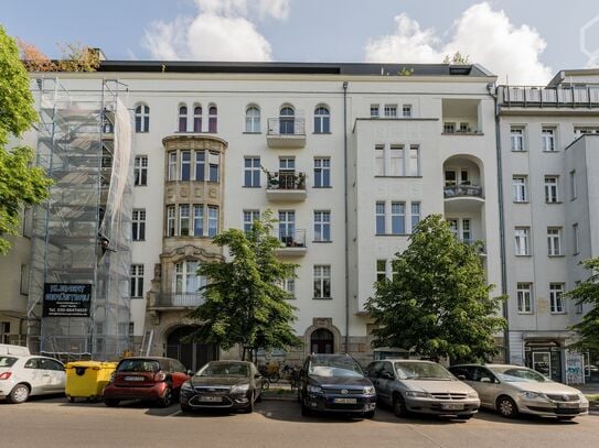 Spacious and calming oasis located in prime location in Prenzlauer Berg..