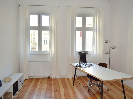 Beautiful 1 BR sunny apartment with office in Friedrichshain near the Volkspark