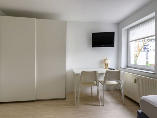 3-rooms-flat in Cologne near the trade fair, Koln - Amsterdam Apartments for Rent