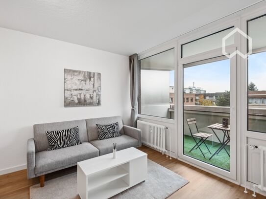 Neues Appartement mit Spa & Balkon nahe KPMG, PwC, L'Oréal, Messe