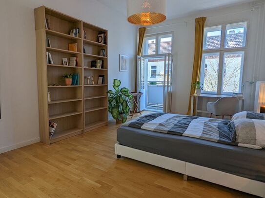 'Chloe' - Bright & charming three-room old building apartment with balcony in Schöneberg, Berlin - Amsterdam Apartments…