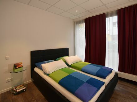 Service Apartment mit separatem Schlafzimmer, Frankfurt-Niederrad