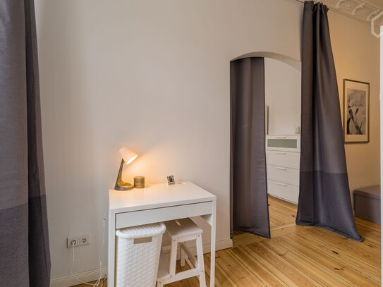 Newly renovated - 11 minutes from Alexander Platz