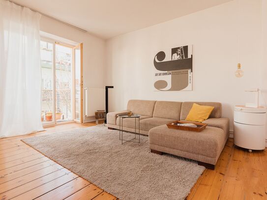 Bright 2 bedroom apartment In Prenzlauerberg