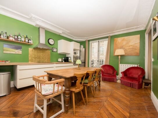 Large family flat by the Moulin Rouge, Butte Montmartre, Pigalle