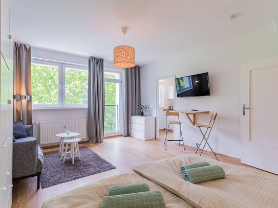 Chic 1-room flat not far from Volkspark Schöneberg Address