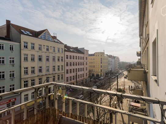 Quiet, spacious studio in Berlin with balcony, Berlin - Amsterdam Apartments for Rent