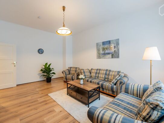 Fantastic 2.5-room flat with balcony - ideal for couples or small families, Berlin - Amsterdam Apartments for Rent