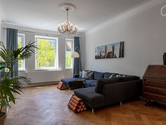 Wunderschöne, neu renovierte 4 Zimmer-Wohnung mit Sonnenschein zu jeder Jahreszeit im Herzen von Schwabing