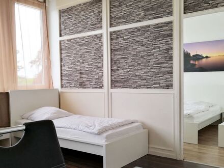 Ferienwohnung in Langenfeld mit kostenlosen Parkmöglichkeiten und gratis W-LAN | Holiday flat in Langenfeld with free p…