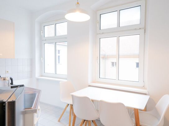 Cute stylishly furnished two-room apartment in vintage building with balcony, Berlin - Amsterdam Apartments for Rent