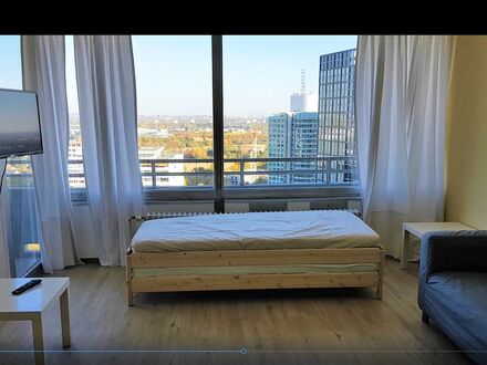 Elegante, lichtdurchflutete vollmöblierte Wohnung mit schönem Ausblick auf die Taunushügel und Vortaunus Äcker | Elegan…