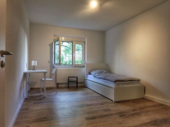 Bright and spacious 3-room apartment with a large balcony in a convenient location in Cologne!, Koln - Amsterdam Apartm…