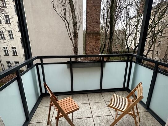 Sublet – Bright, furnished 2-room apartment in Friedrichshain (Samariterkiez)