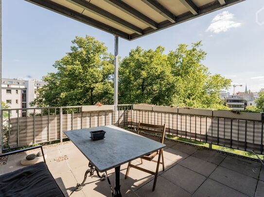 Schöne, große und sonnige Wohnung mit Süd-Ost-Terrasse und Kamin im Zentrum von West-Berlin