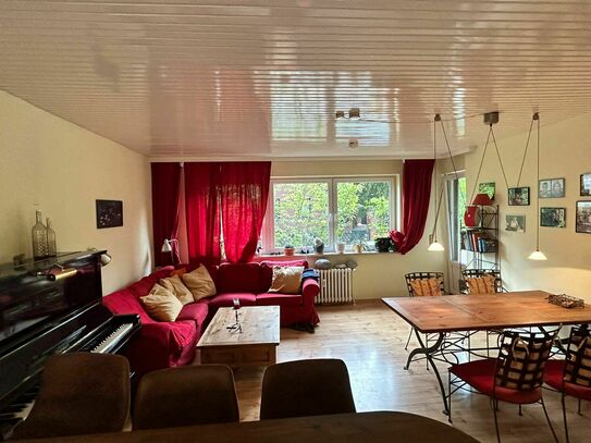 4-Zimmer Wohnung in Berlin – Westend / Ruhleben im Grünen mit Pool, Sauna und großem Garten, U-Bahn Nähe, möbeliert