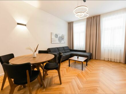 Stilvolle, moderne Wohnung mit Balkon