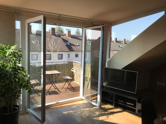 Upscale, fully furnished 3-room top floor apartment in Munich Trudering (close to Airbus, Siemens,...)