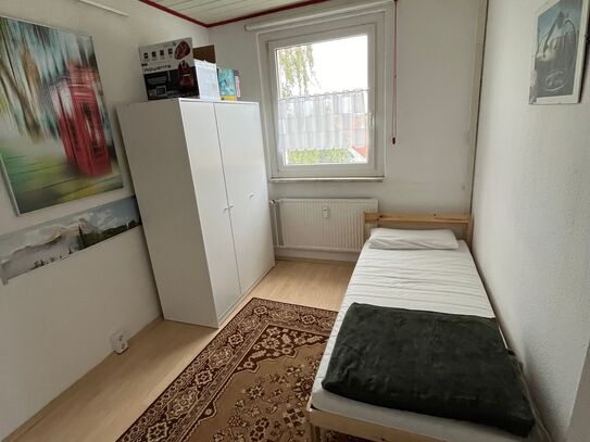 Helle 3-Zimmer Wohnung, oberste Etage mit Klimaanlage