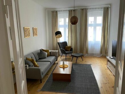 Möblierte Altbauwohnung, komplett neu eingerichtet mit Balkon | Furnished old building flat, completely new furnished w…