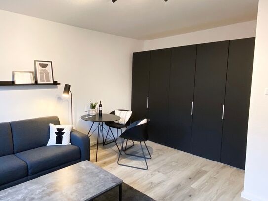 Design apartment directly on the Alster / City Center (St. Georg)